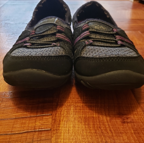 $5 or 3/$12 *BARGAIN BIN* READ DESCRIPTION Athletic Works slip on comfort shoes - Picture 2 of 7